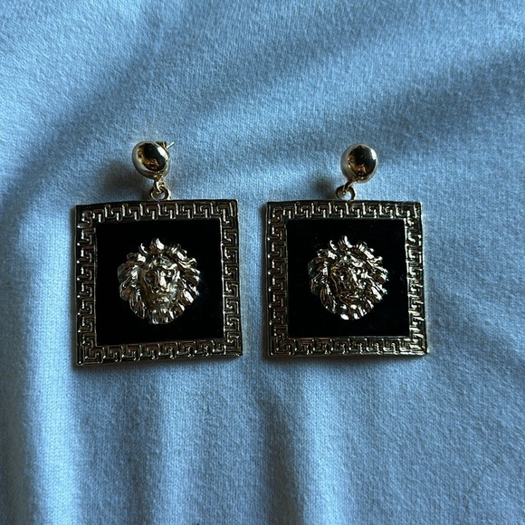 Large earings - Picture 1 of 4